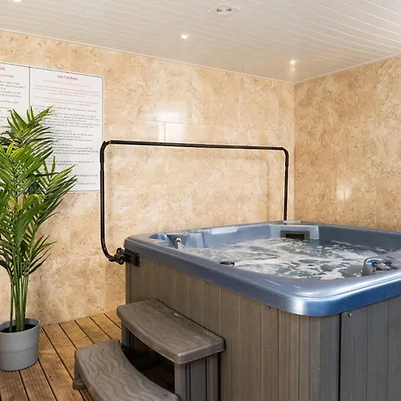 Дом отдыха Town House I - Uk12894